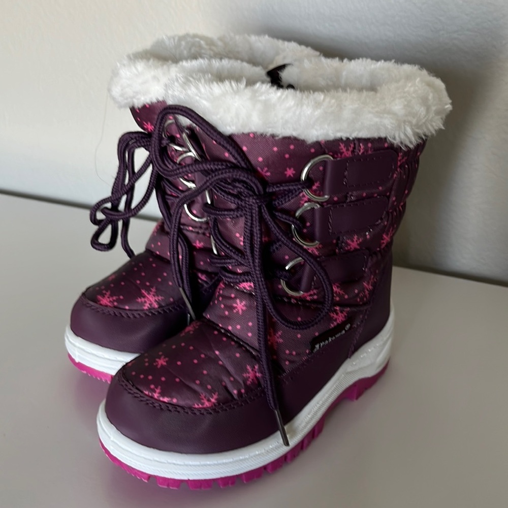 Toddler snow boots. Purple with pink snow flakes. Warm and cozy.